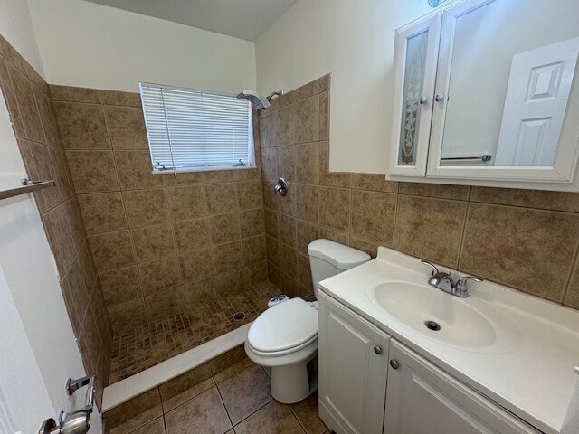Building Photo - 1705 Moffett St