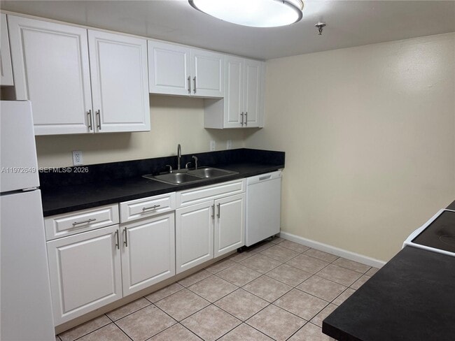 Building Photo - 915 NW 1st Ave