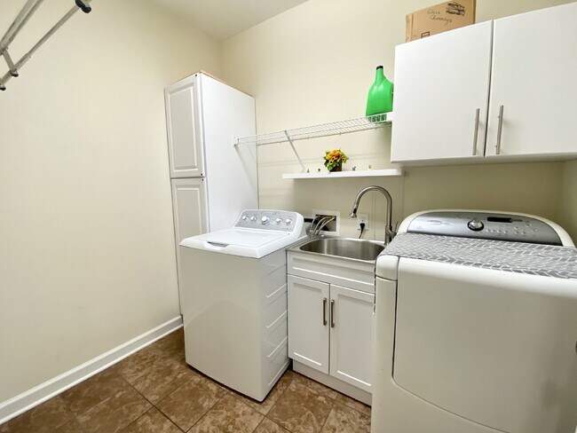 Building Photo - Single Level Lawton Station home for Rent!