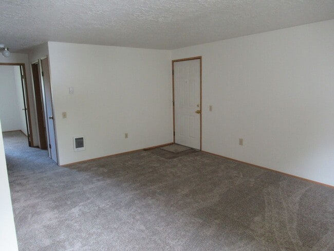 Building Photo - Quiet Two Bedroom Apartment in Keizer