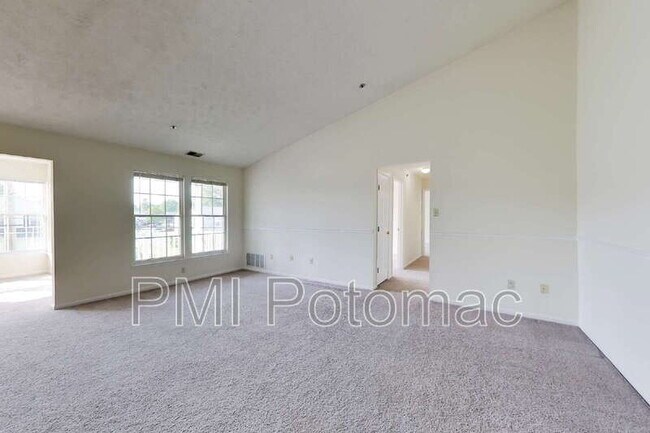 Building Photo - 605 Himes Ave