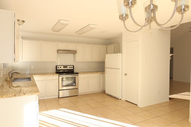 Building Photo - 13134 Worthington St