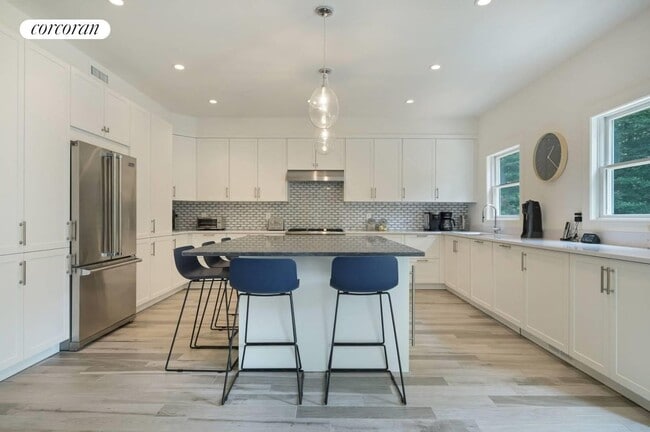 Building Photo - 38 Lincoln St