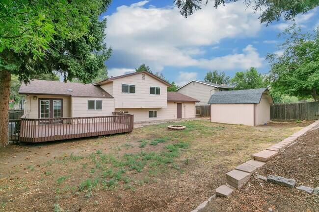Building Photo - 2935 Del Rey Plaza