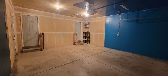 Building Photo - 840 Heather Pl