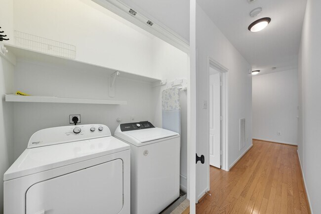 Building Photo - 2623 Shady Acres Ct