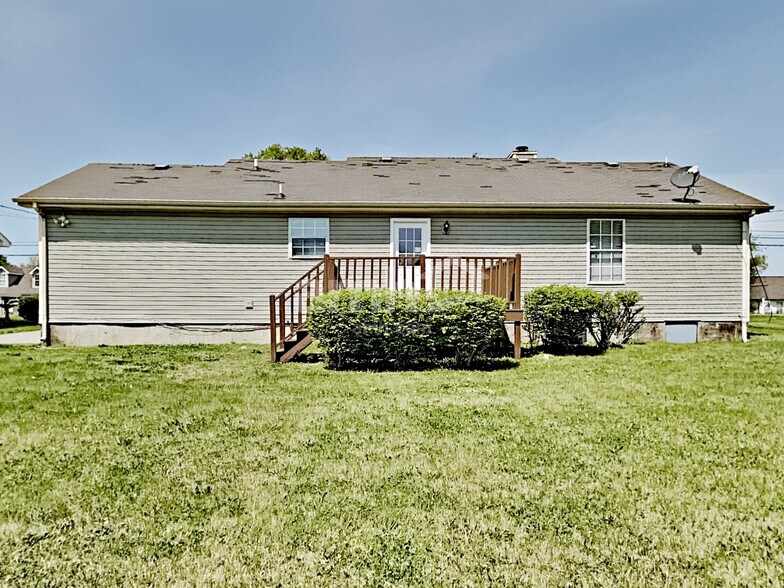 Building Photo - 605 Hollandale Rd