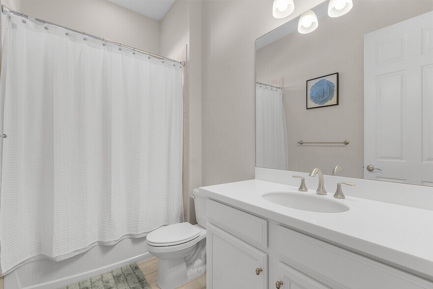 Guest Bathroom 1 - 14539 Kelson Cir