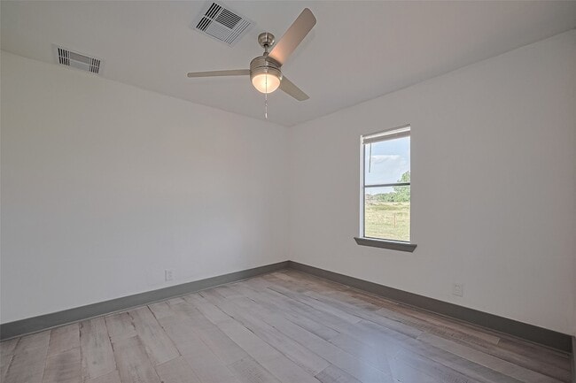 Building Photo - 22334 FM 762 Rd