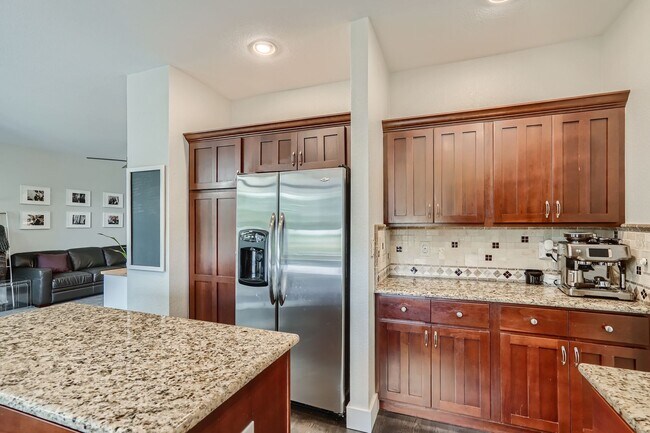 Building Photo - Beautiful Waneka Landing 5 bed/4 bath Home...
