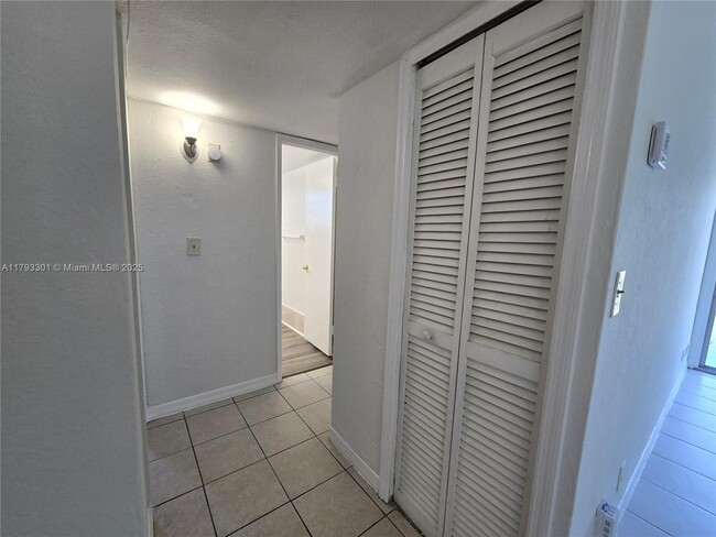 Building Photo - 4550 NW 9th St