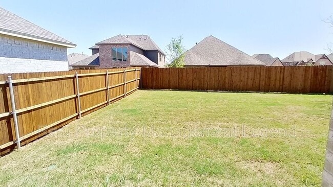 Building Photo - 6117 Horsetail Dr