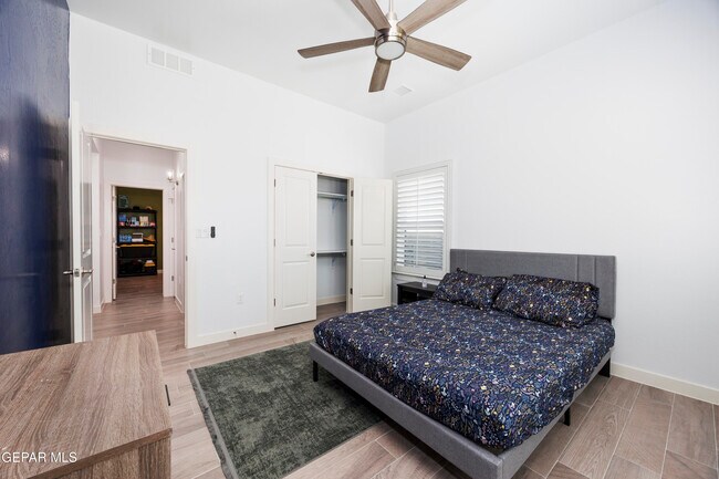 Building Photo - 2809 Tierra Garden Dr