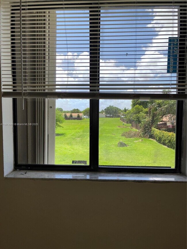 Building Photo - 28115 SW 143rd Ct