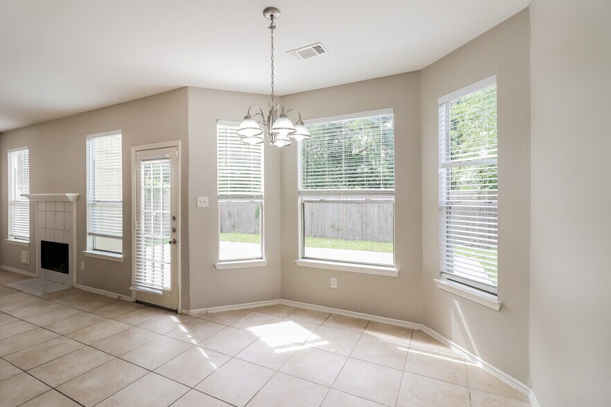 Building Photo - 3310 Tenaha Dr
