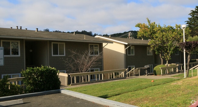 Building Photo - Ponderosa Estates