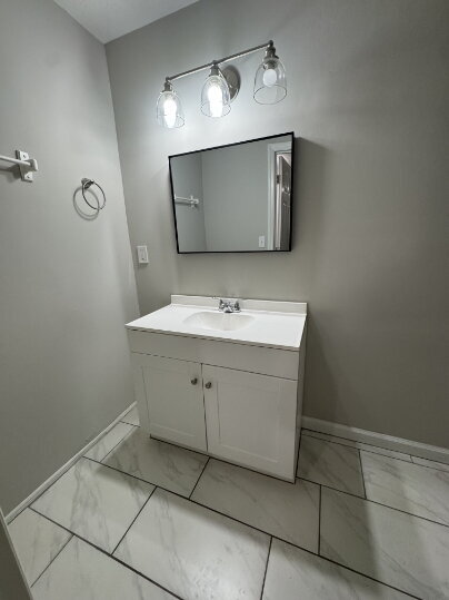 Building Photo - North Hall Duplex Available Immediately!