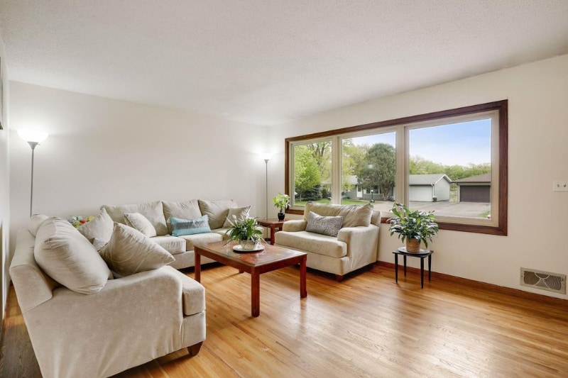 Building Photo - 656 17th Ave NW