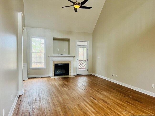 Building Photo - 96 Lamplighter Way