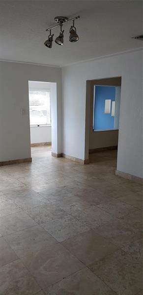 Building Photo - 413 SW 16th St