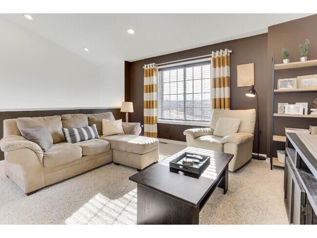 Building Photo - 2059 Brittany Ct