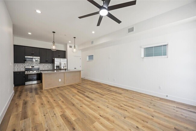 Building Photo - 8009 Cora St