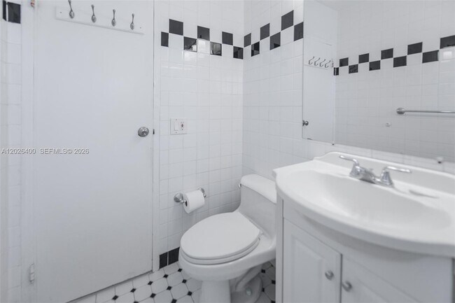 Building Photo - 7720 SW 54th Ct