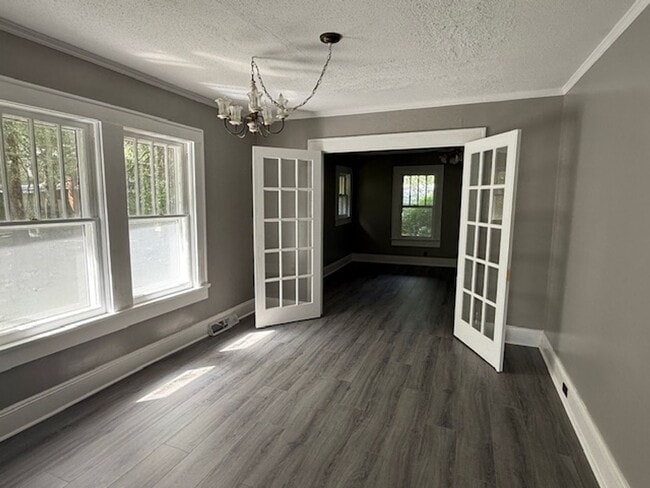 Building Photo - Charming 3-Bedroom Home in the Heart of Burlington