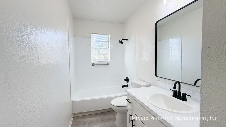 Building Photo - 4615 Grinnell St