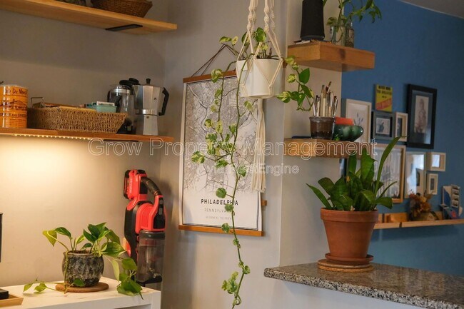 Building Photo - 928 Hoffman St