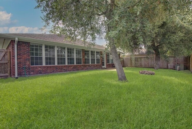 Building Photo - 16806 Ivy Wild Ln
