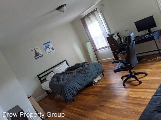 Building Photo - 6 br, 3 bath House - 3717 Reservoir Rd NW