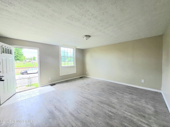 Building Photo - 2616 Duncan St