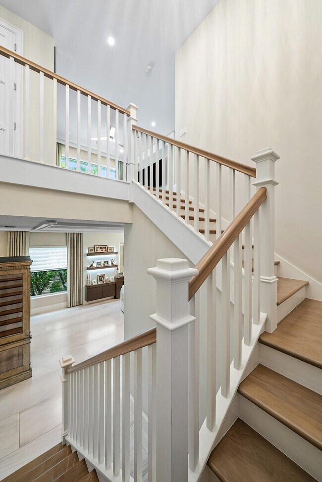 Building Photo - 436 NE Wavecrest Way