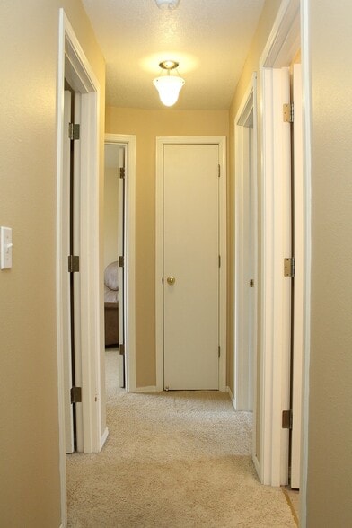 Building Photo - 4410 SW Appletree Pl