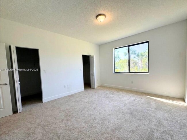Building Photo - 5277 Marano Dr