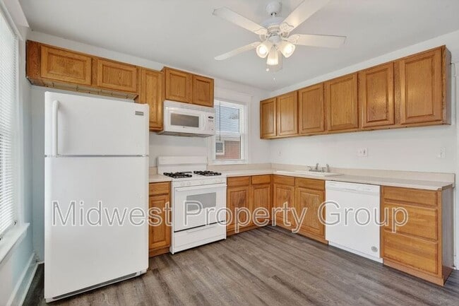 Building Photo - 8962 Burton Ave