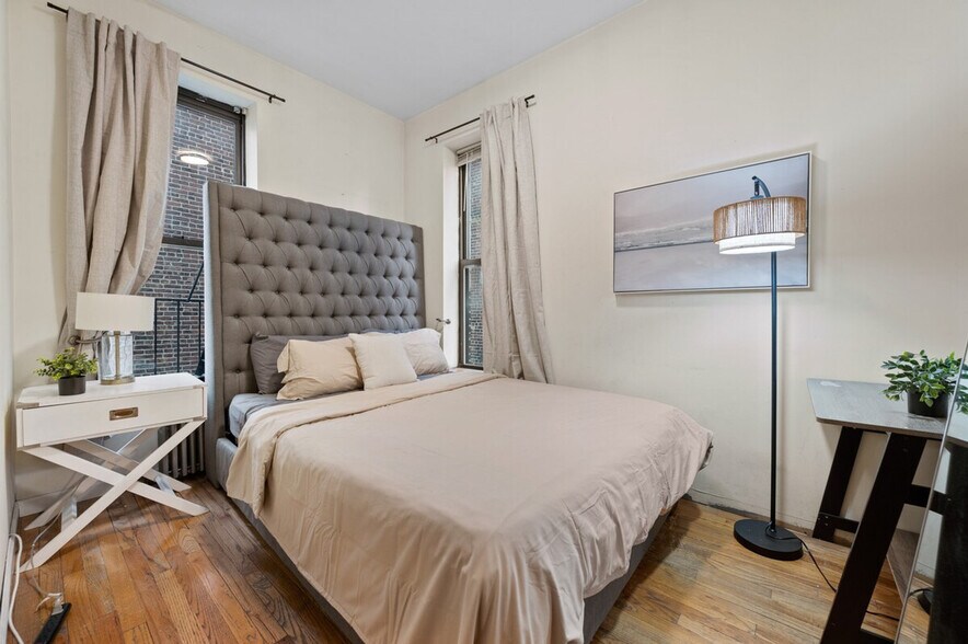 Building Photo - 690 9th Ave