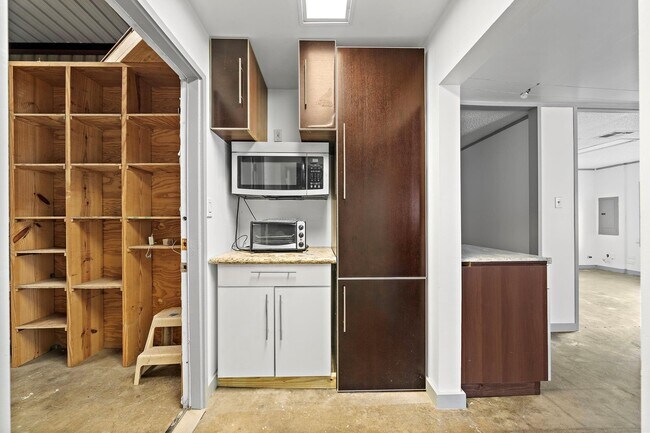 Building Photo - 1310 E 29th St