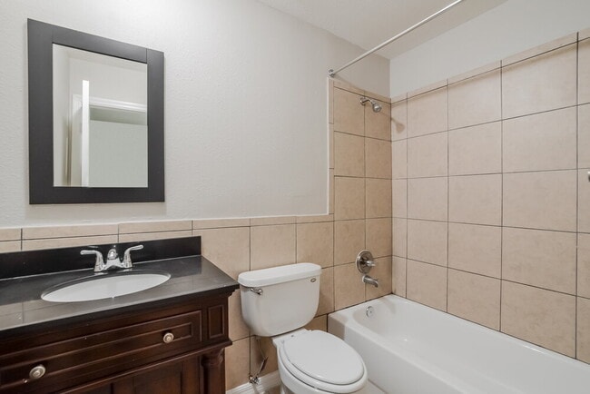 Building Photo - 239 Holiday Ln