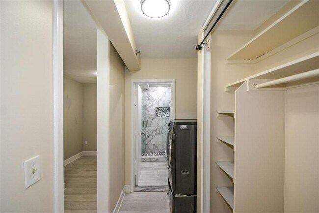 Building Photo - 620 Peachtree St NE