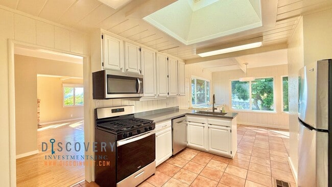 Building Photo - 3+ Bedroom Modern El Cerrito Hills Home