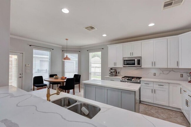 Building Photo - 4526 Ambrosia Springs Ln