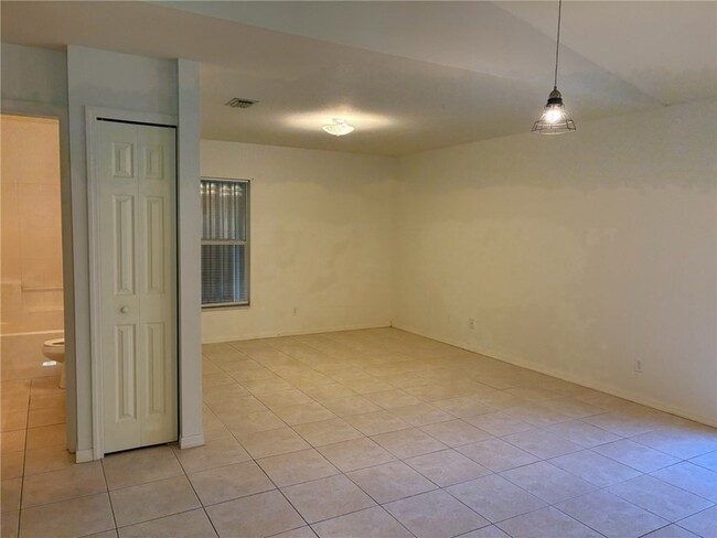 Building Photo - 2380 90th Ave