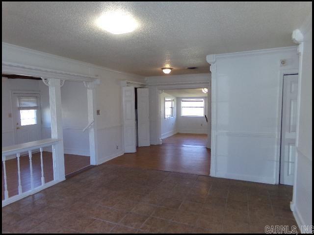 Building Photo - 6 Duval Cir