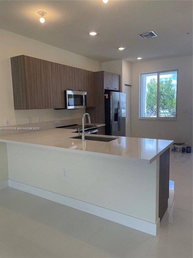 Building Photo - 10300 NW 66th St