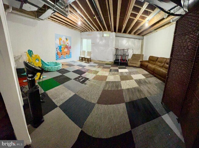 Building Photo - 607 Mockernut Ct