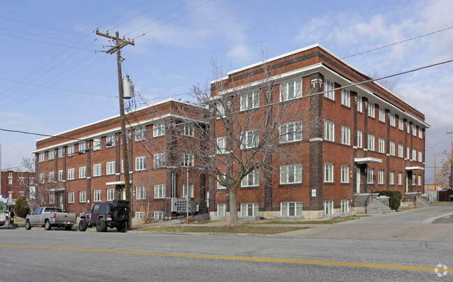 McGregory Apartments - Elmhurst McGregor Apartments