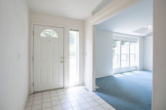 Building Photo - 3-Bedroom Gig Harbor Retreat with Private ...