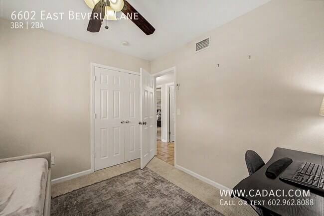 Building Photo - 6602 E Beverly Ln